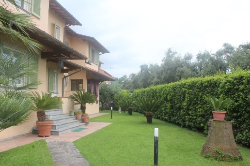 casa indipendente in vendita a Seravezza
