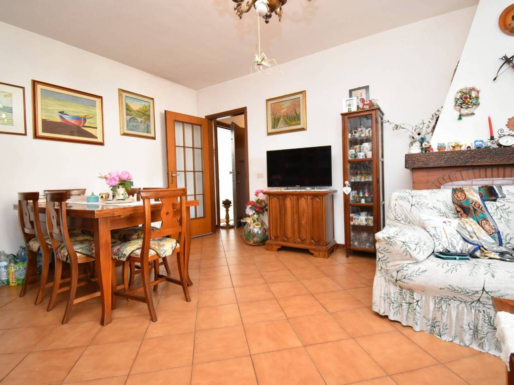 appartamento in vendita a Seravezza in zona Querceta