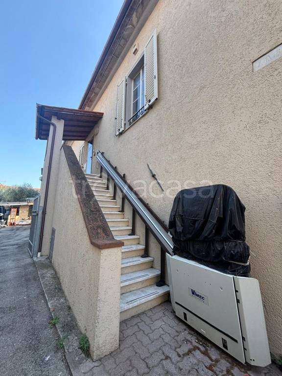 ufficio in vendita a Seravezza in zona Querceta
