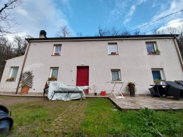 casa indipendente in vendita a Seravezza in zona Fabiano