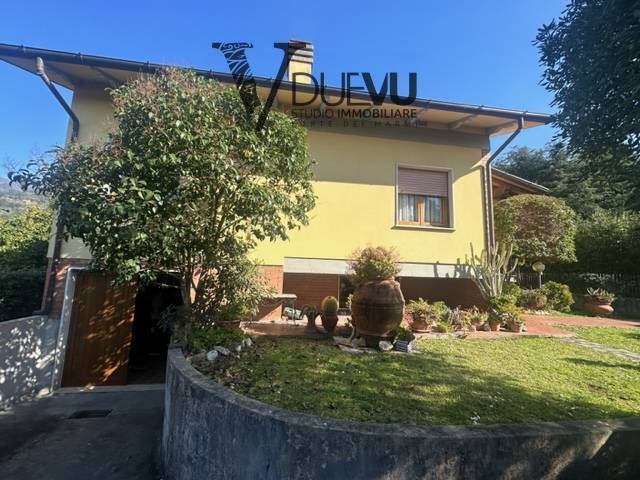 casa indipendente in vendita a Seravezza