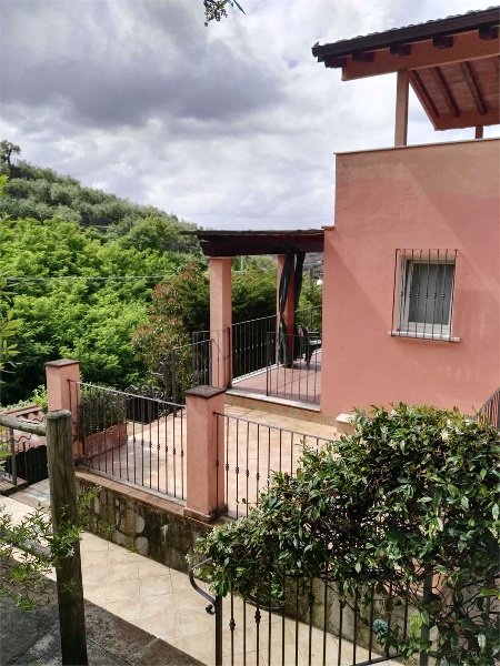 casa indipendente in vendita a Seravezza in zona Ripa