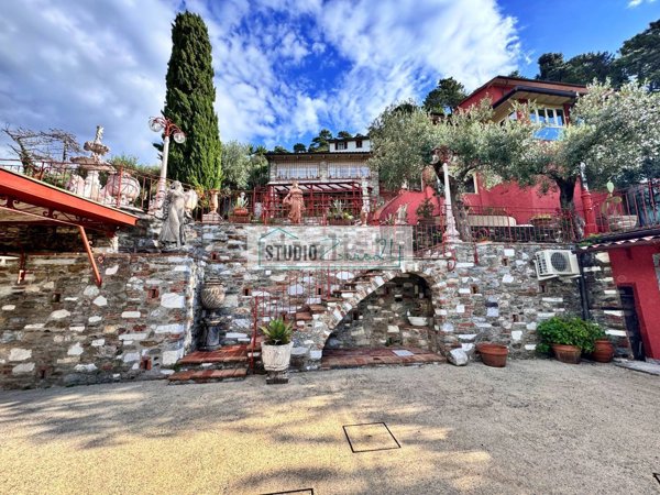 casa semindipendente in vendita a Seravezza in zona Corvaia