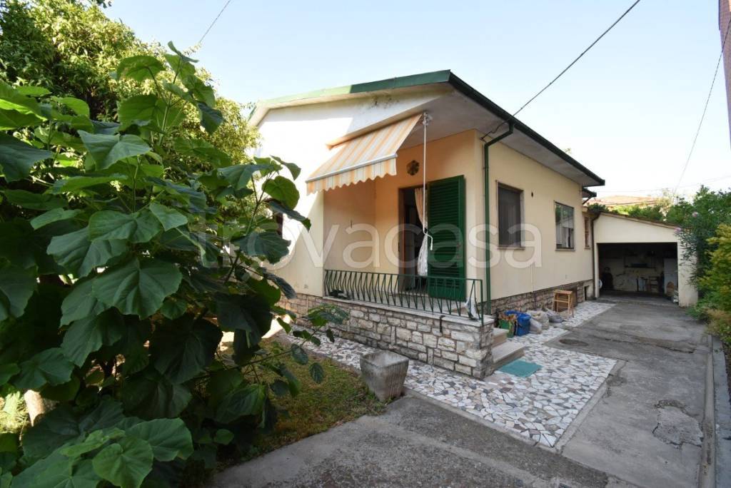 casa indipendente in vendita a Seravezza in zona Querceta