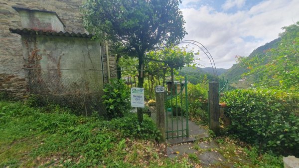 casa indipendente in vendita a Seravezza in zona Fabiano
