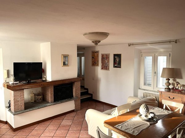 casa indipendente in vendita a Seravezza in zona Pozzi