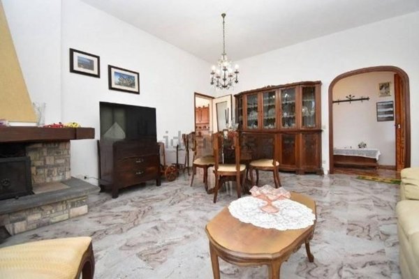 casa indipendente in vendita a Seravezza in zona Ripa