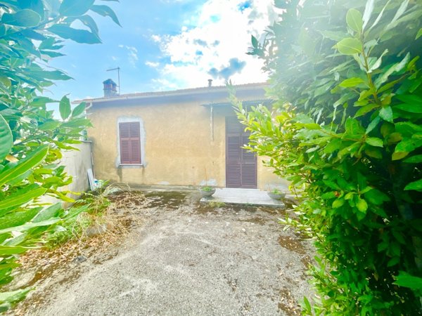 casa indipendente in vendita a Seravezza in zona Querceta