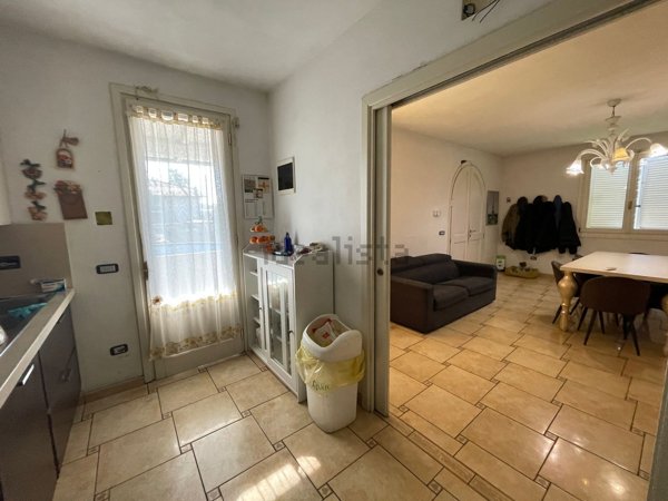 casa indipendente in vendita a Seravezza in zona Querceta
