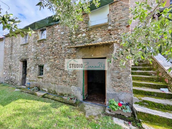 casa indipendente in vendita a Seravezza in zona Querceta