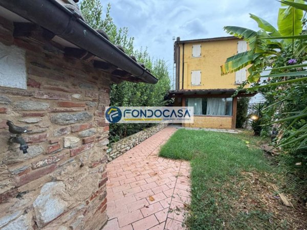 casa indipendente in vendita a Seravezza in zona Querceta