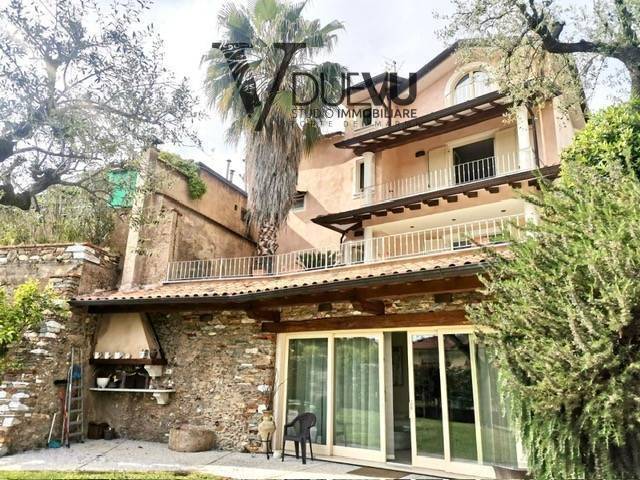 casa indipendente in vendita a Seravezza in zona Ripa