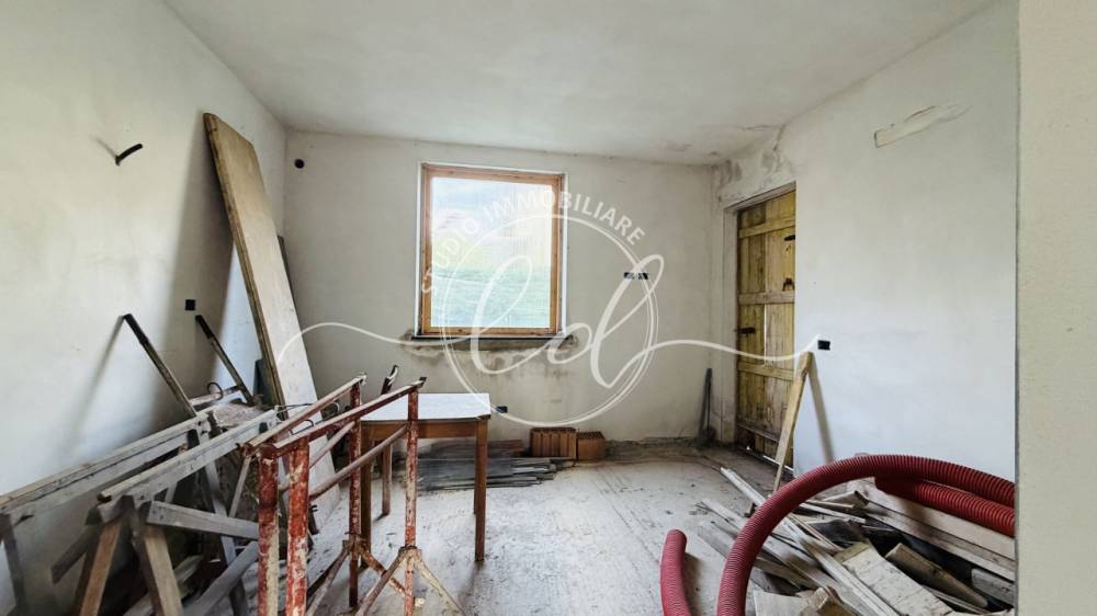 casa indipendente in vendita a Seravezza in zona Querceta