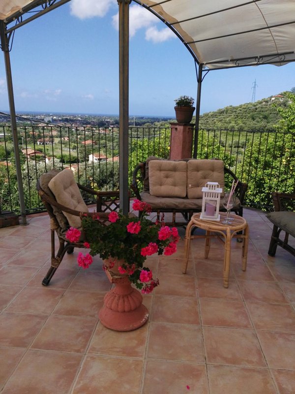 casa indipendente in vendita a Seravezza in zona Ripa