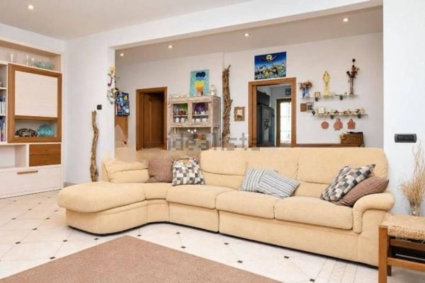 casa indipendente in vendita a Seravezza in zona Ripa