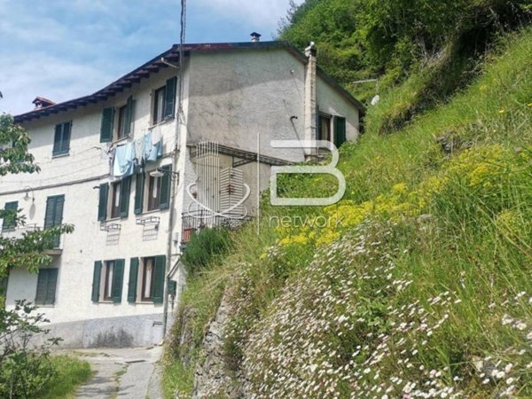casa indipendente in vendita a Stazzema in zona Pomezzana