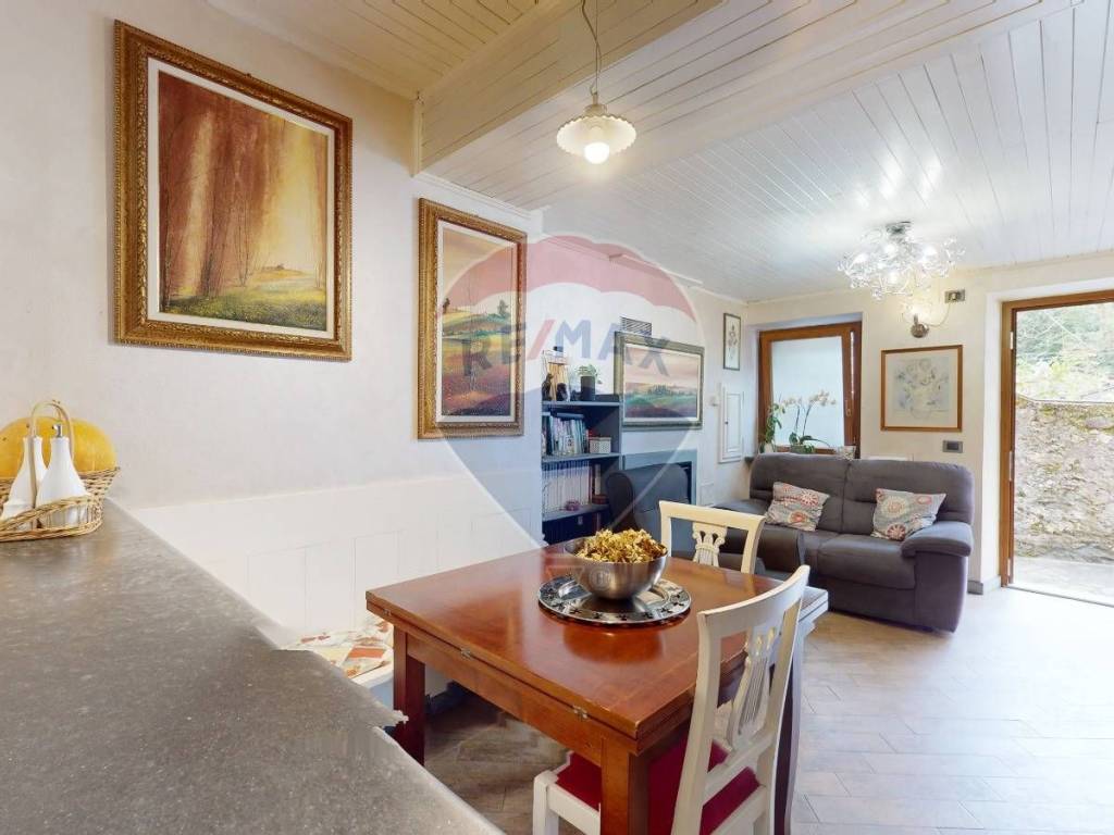 casa indipendente in vendita a Stazzema in zona Cardoso