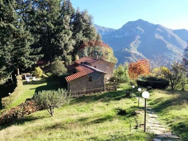 casa indipendente in vendita a Stazzema in zona Farnocchia