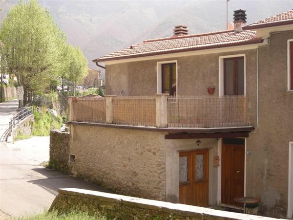 casa indipendente in vendita a Stazzema