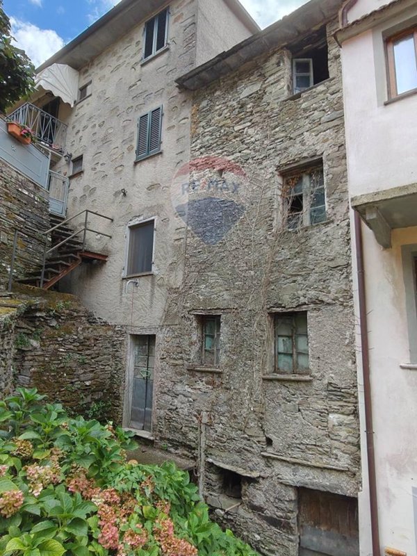 appartamento in vendita a Stazzema in zona Cardoso