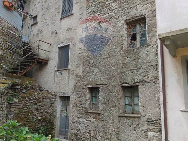 appartamento in vendita a Stazzema in zona Cardoso