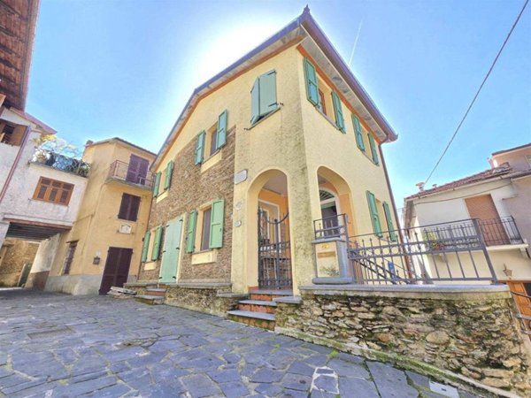 appartamento in vendita a Stazzema in zona Campagrina