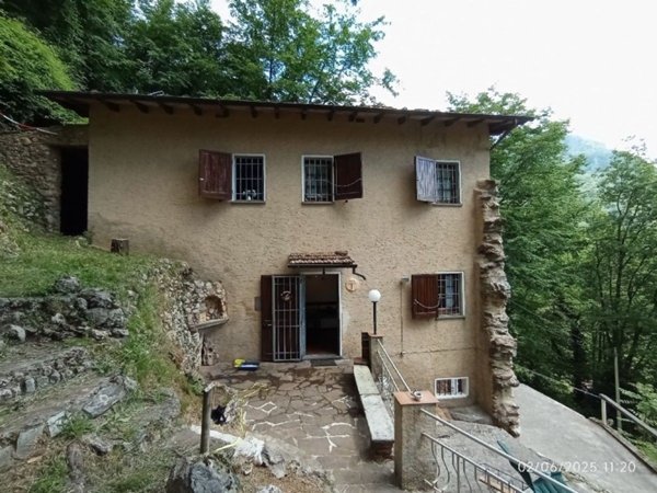 casa indipendente in vendita a Stazzema