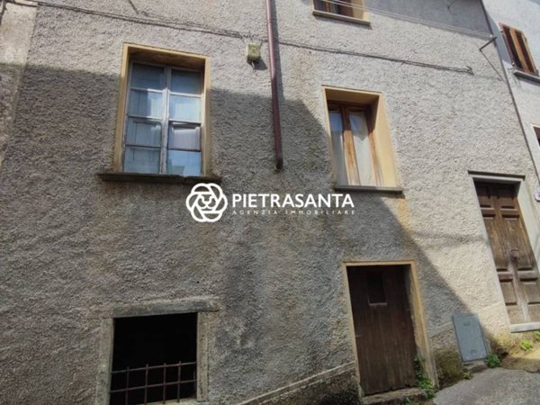 casa indipendente in vendita a Stazzema in zona Farnocchia