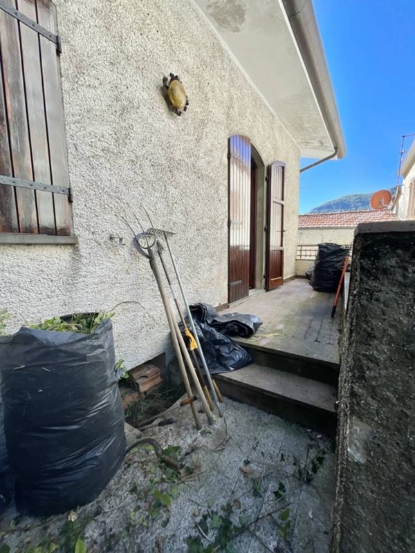 casa indipendente in vendita a Stazzema in zona Pomezzana
