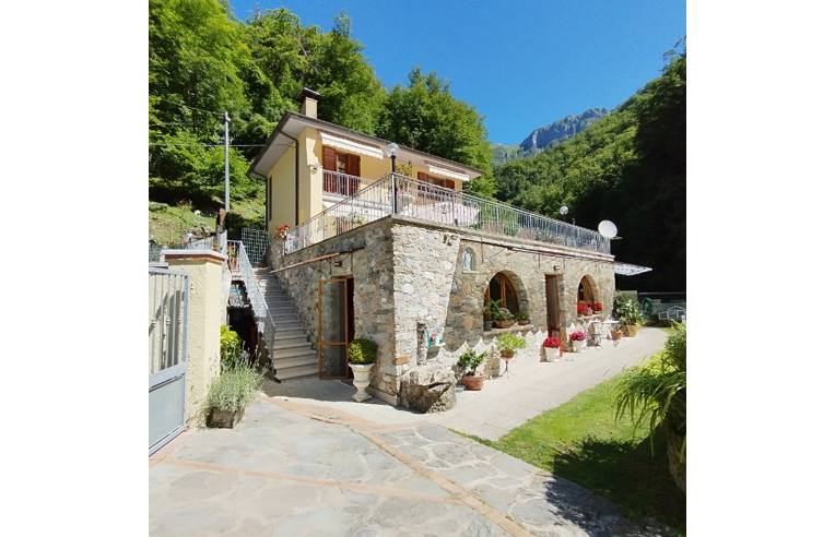 casa indipendente in vendita a Stazzema in zona Cardoso