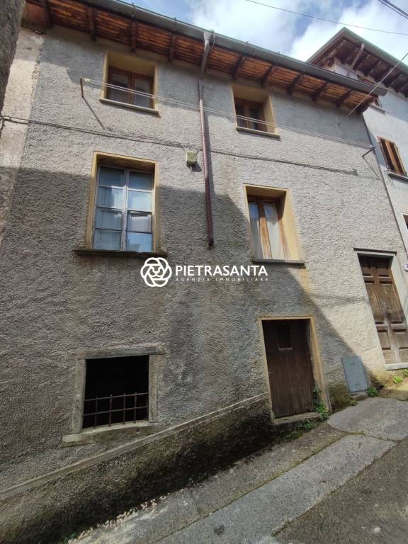 casa indipendente in vendita a Stazzema in zona Farnocchia