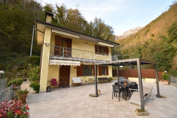 casa indipendente in vendita a Stazzema