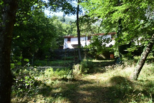 casale in vendita a Stazzema in zona Levigliani