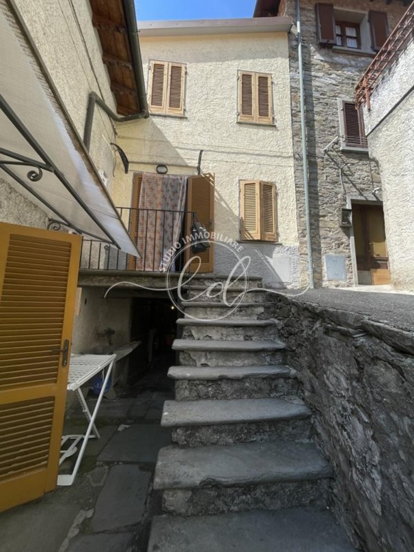 appartamento in vendita a Stazzema in zona Pomezzana