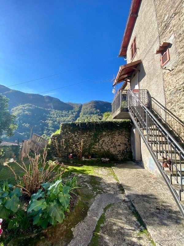 casa indipendente in vendita a Stazzema in zona Farnocchia