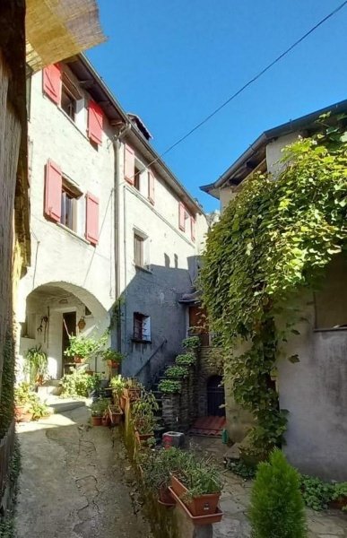 appartamento in vendita a Stazzema in zona Levigliani