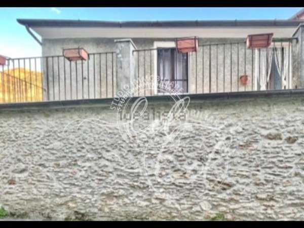 casa indipendente in vendita a Stazzema