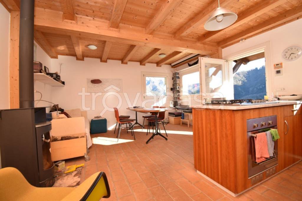 casa indipendente in vendita a Stazzema in zona Retignano