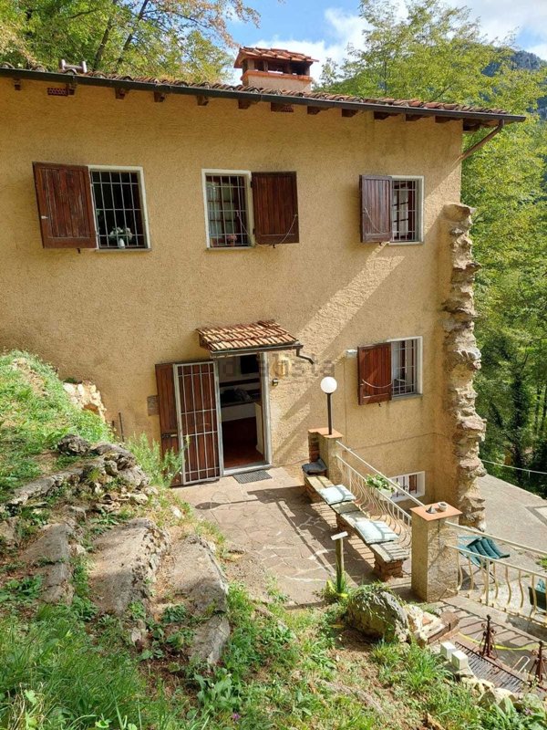 quadrivano in vendita a Stazzema