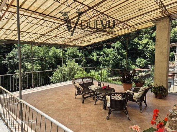 casa indipendente in vendita a Stazzema in zona Pontestazzemese