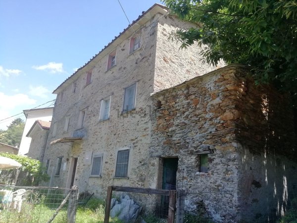 casa indipendente in vendita a Stazzema