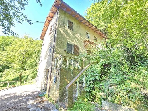 pentavano in vendita a Stazzema