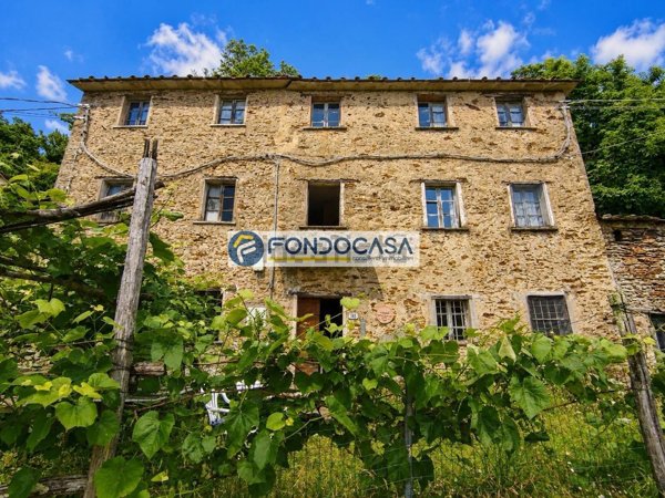 casa indipendente in vendita a Stazzema in zona Gallena