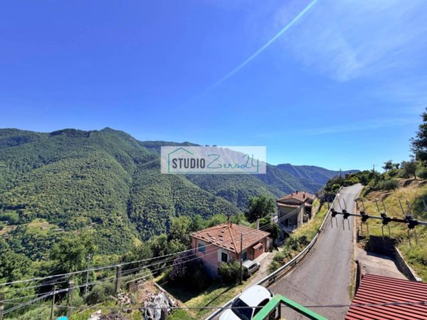 casa indipendente in vendita a Stazzema