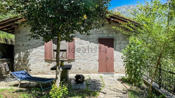 casa indipendente in vendita a Stazzema