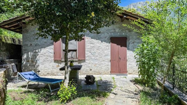 casa indipendente in vendita a Stazzema in zona Cardoso