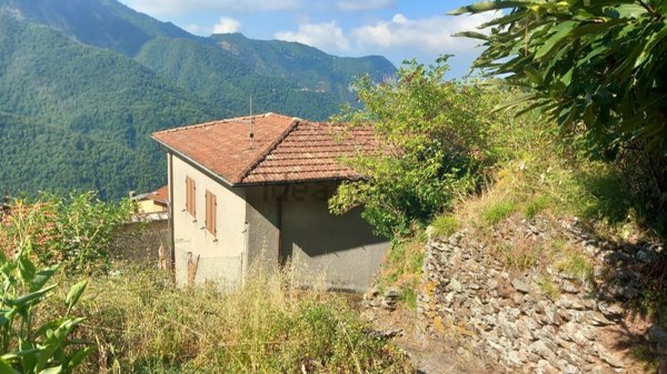 casa indipendente in vendita a Stazzema in zona Retignano