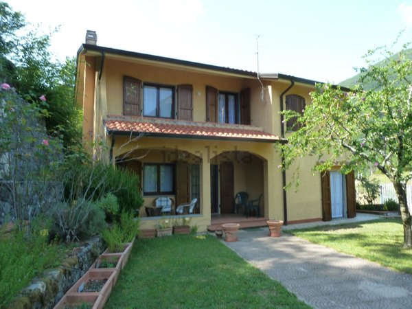 casa indipendente in vendita a Stazzema
