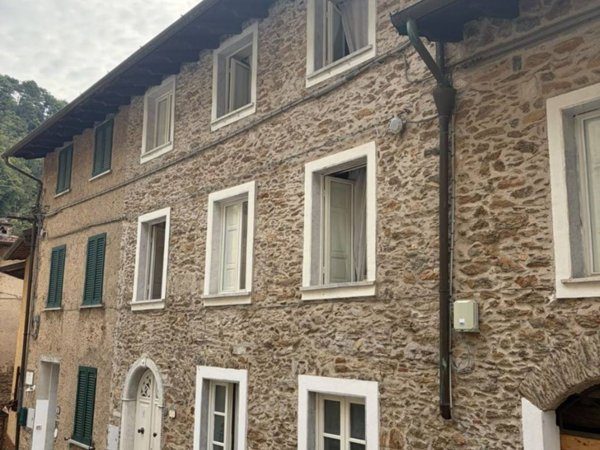 casa indipendente in vendita a Stazzema in zona Retignano