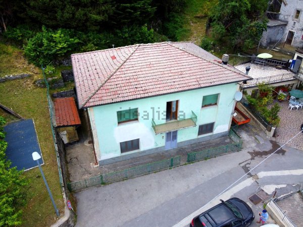 casa indipendente in vendita a Vagli Sotto in zona Vagli Sopra